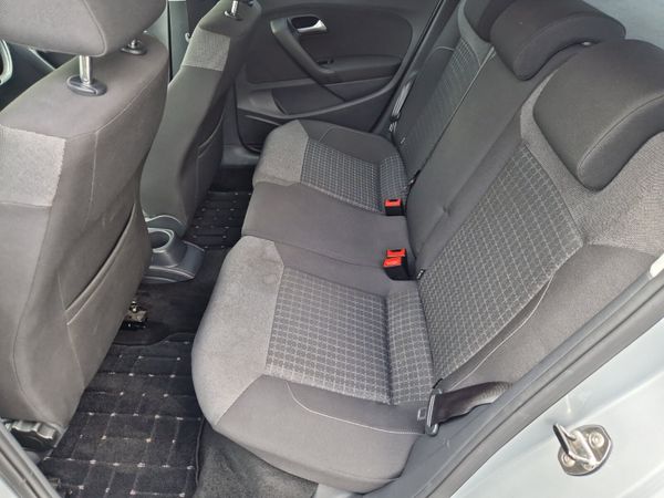 2015 VOLKSWAGEN POLO COMFORT LINE 1.2  AUTOMATIC 359948403