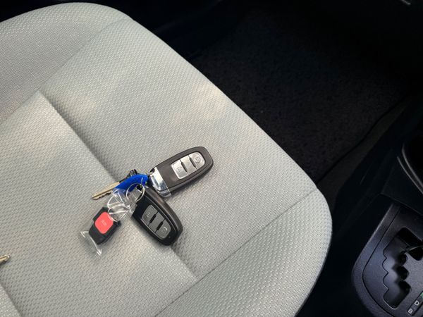 2019 Toyota Aqua Hybrid( Immobiliser fitted) 359943182