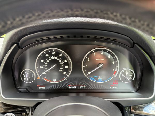 BMW X5 2016 Pearl White 359960396