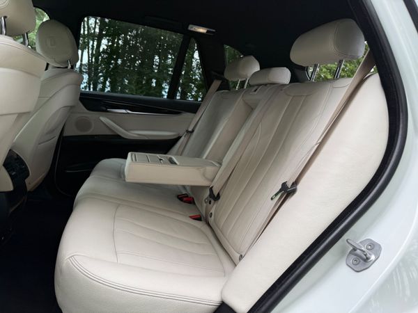 BMW X5 2016 Pearl White 359960508