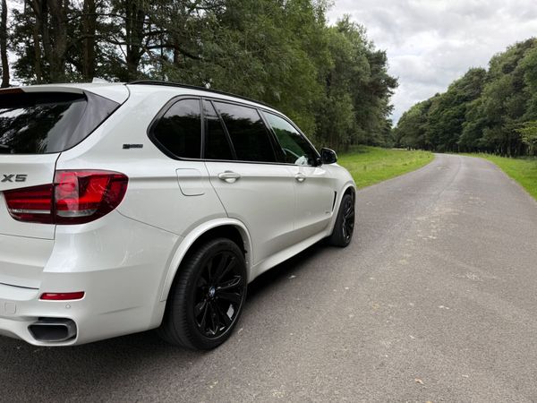 BMW X5 2016 Pearl White 359960525