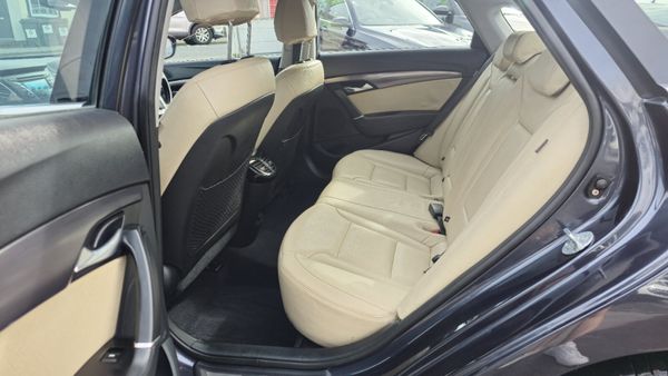 Hyundai i40 2014 EXECUTIVE model 350047046
