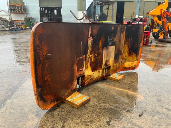 HITACHI EX 135 COUNTER WEIGHT / BALLAST. 350067945