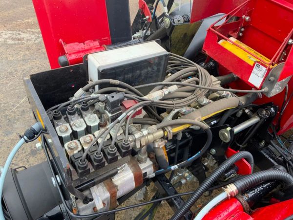 2018 TORO tn 7490 FINISHING MOWER......16ft WIDE. 350546877