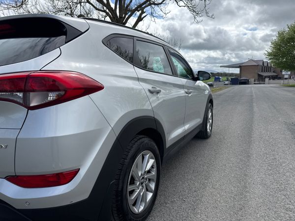 Hyundai Tucson 2016 Premium Low Mileage 350694636
