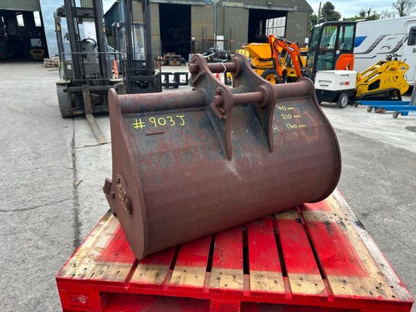 36" GEITH DIGGING BUCKET....40mm PINS.......903j 350807171