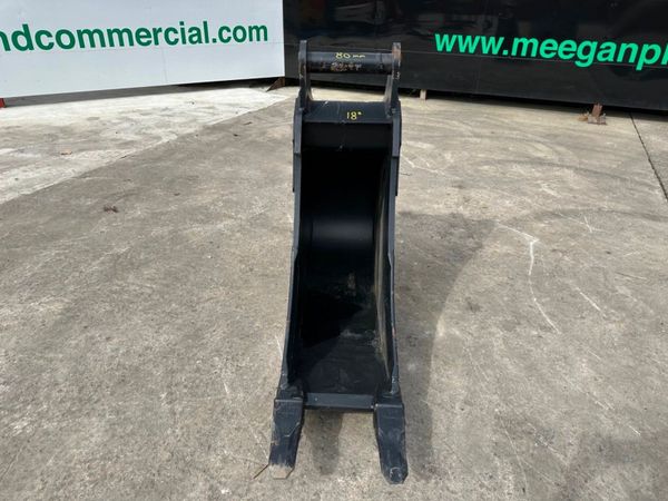 UNUSED 18" DIGGING BUCKET...80mm PINS...1041j. 350826315