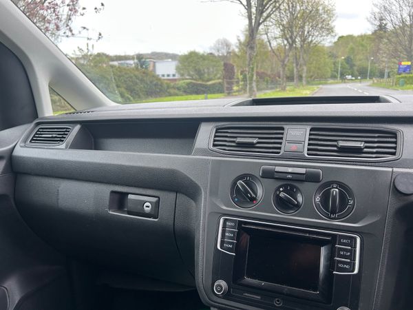 2019 Volkswagen Caddy Maxi INCLUDES VAT 350833899