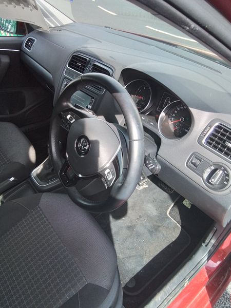 Volkswagen Polo 2015 ts1 comfortline automatic 350844269
