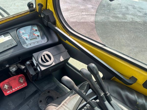 2005 ...HYSTER...5 TON...FORKLIFT......4200 HOURS. 350968927