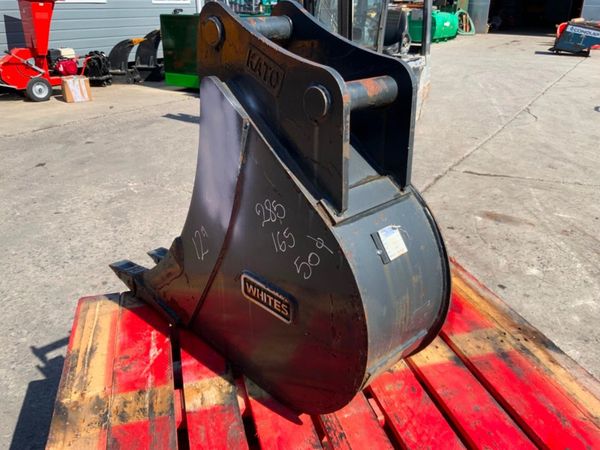 UNUSED 12" DIGGING BUCKET.....45mm PINS....898a. 351015845