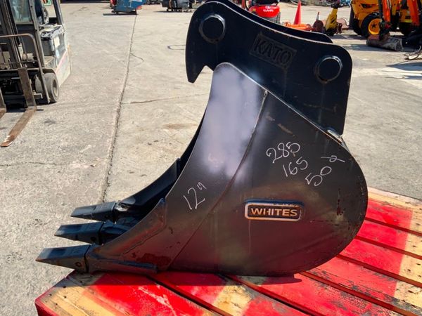 UNUSED 12" DIGGING BUCKET.....45mm PINS....898a. 351015846
