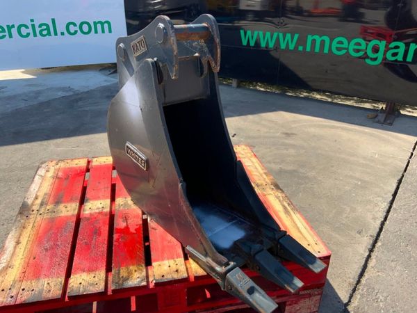 UNUSED 12" DIGGING BUCKET.....45mm PINS....898a. 351015848