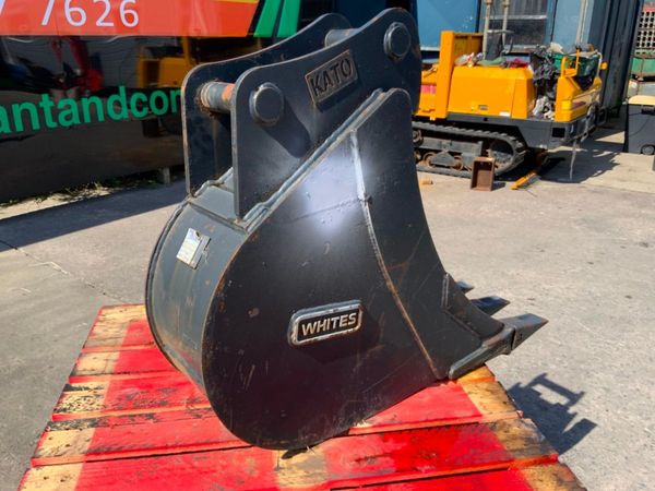 UNUSED 12" DIGGING BUCKET.....45mm PINS....898a. 351015841