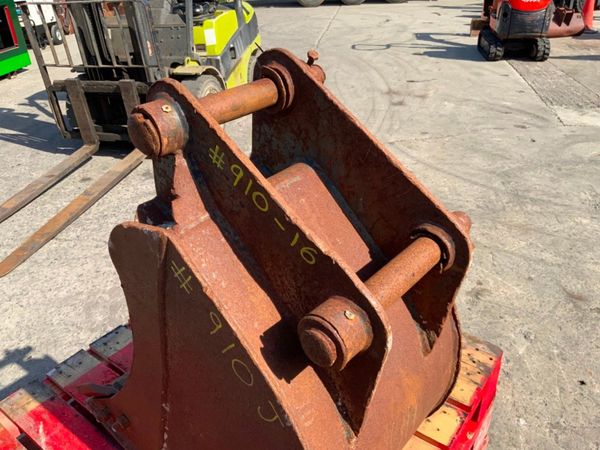 18" JCB 3Cx DIGGING BUCKET....45mm PINS.....910-6. 351024925