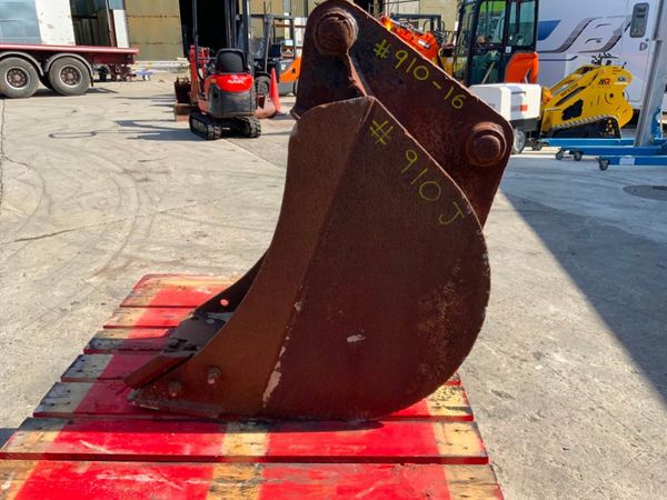 18" JCB 3Cx DIGGING BUCKET....45mm PINS.....910-6. 351024926