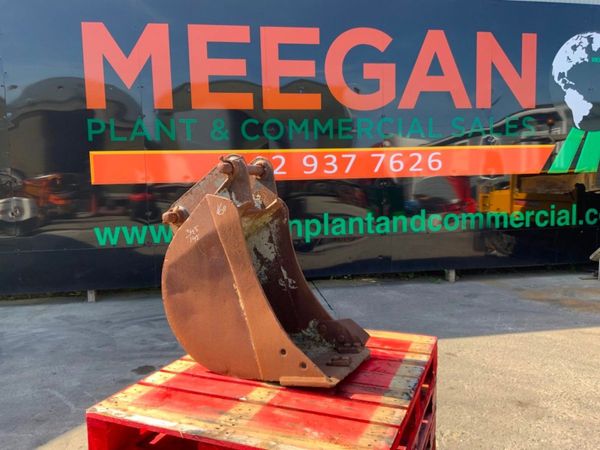 18" JCB 3Cx DIGGING BUCKET....45mm PINS.....910-6. 351024922