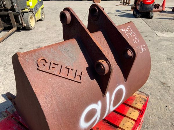 36" GEITH DIGGING BUCKET....45mmPINS......910-36. 351209895