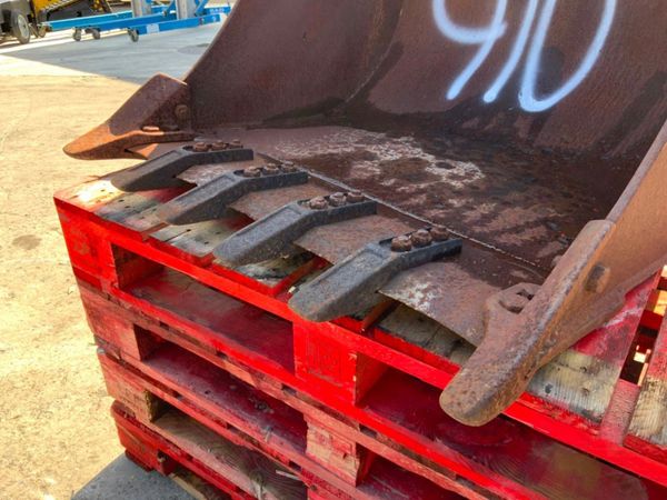 36" GEITH DIGGING BUCKET....45mmPINS......910-36. 351209907