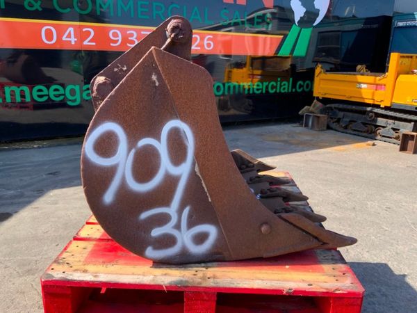 36" JCB 3Cx DIGGING BUCKET.....45mm PINS....909-36 351210354