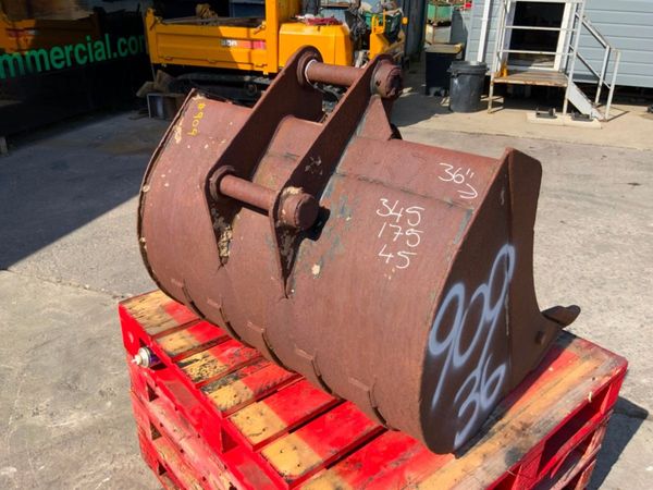 36" JCB 3Cx DIGGING BUCKET.....45mm PINS....909-36 351210355