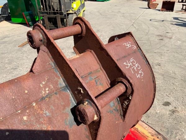 36" JCB 3Cx DIGGING BUCKET.....45mm PINS....909-36 351210356