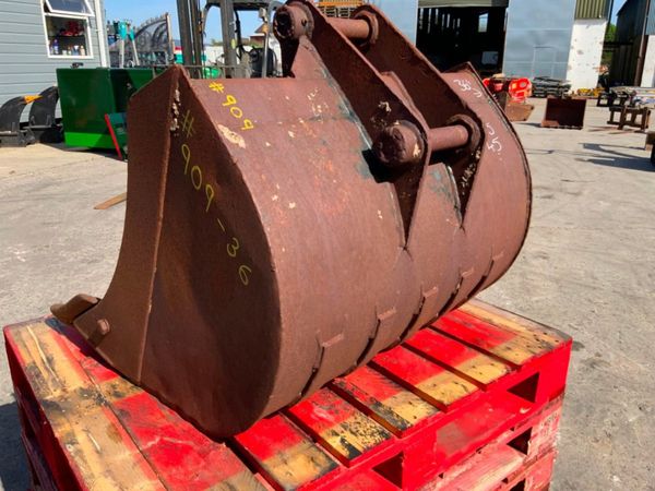 36" JCB 3Cx DIGGING BUCKET.....45mm PINS....909-36 351210358