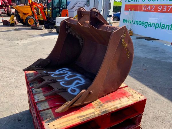 36" JCB 3Cx DIGGING BUCKET.....45mm PINS....909-36 351210352