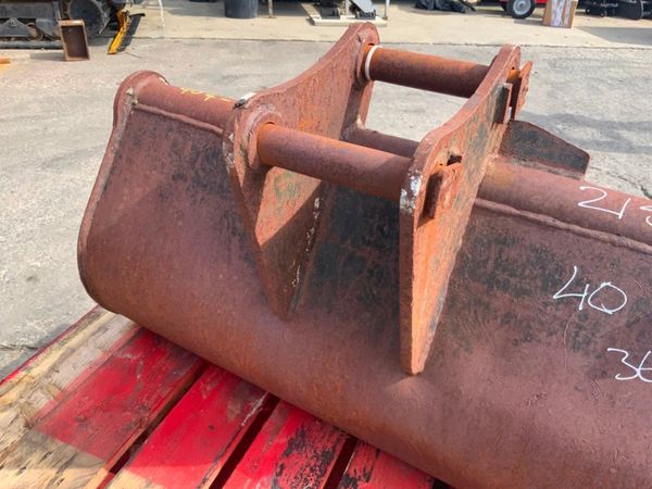 36" DIGGING BUCKET........40mm PINS.......904-36 351285214