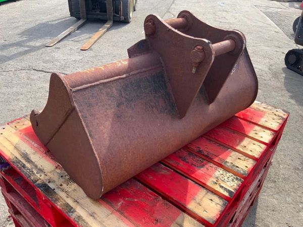 36" DIGGING BUCKET........40mm PINS.......904-36 351285216