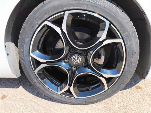 Volkswagen Beetle 1.2 TSI Auto 351378181