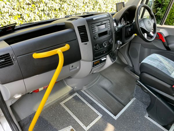 18 Seats Front Entry  Plus Wheelchair Lift 351417877