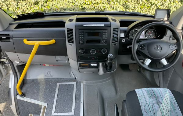 18 Seats Front Entry  Plus Wheelchair Lift 351417880