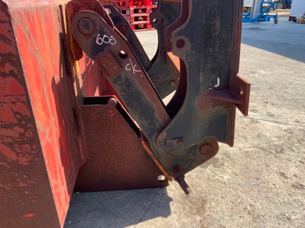 HI TIP FORKLIFT FRONT LOADER BUCKET.......900j. 351424993