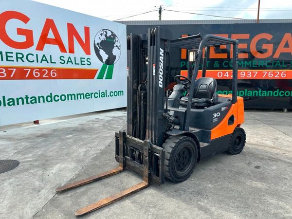 DOOSAN 3 TON CONTAINER SPEC FORKLIFT 351422046