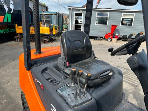 DOOSAN 3 TON CONTAINER SPEC FORKLIFT 351422055