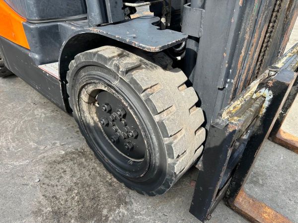 DOOSAN 3 TON CONTAINER SPEC FORKLIFT 351422052