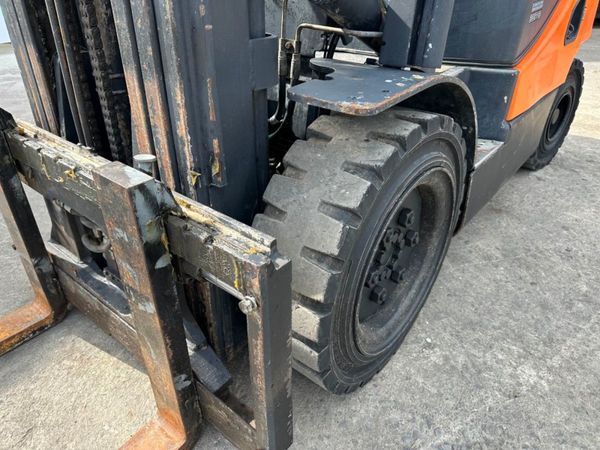 DOOSAN 3 TON CONTAINER SPEC FORKLIFT 351422053