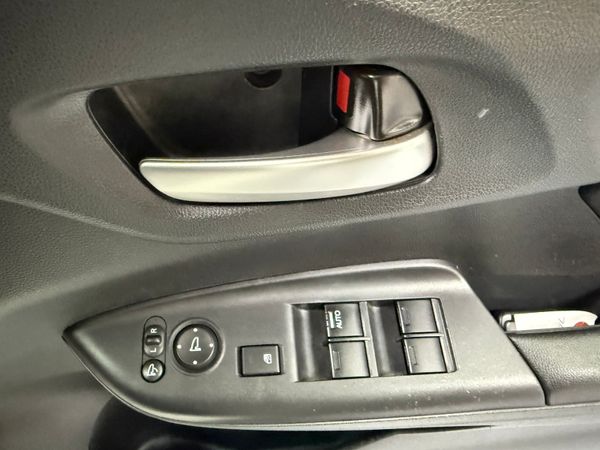 2016 Honda Jazz/Fit 1.5 Hybrid auto Top Specs 351673724