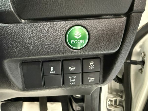 2016 Honda Jazz/Fit 1.5 Hybrid auto Top Specs 351673725