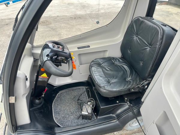2014 SHOPRIDER MOBILITY SCOOTER 351719625