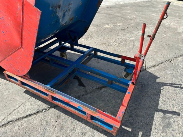 1300lt  TIPPING FORKLIFT / TROLLEY SKIP....17V 351741260