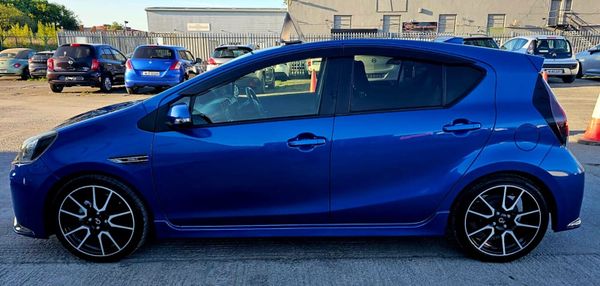 2017 Toyota Aqua G's Edition 351800337