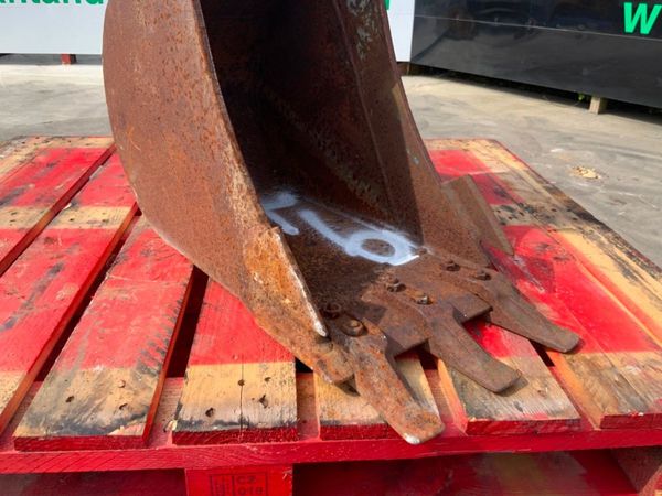 12" MINI DIGGER BUCKET........40mm PINS........17 352125533