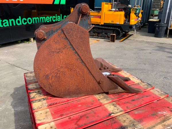 18" JCB DIGGING BUCKET...40mm PINS.....910-18. 352125882