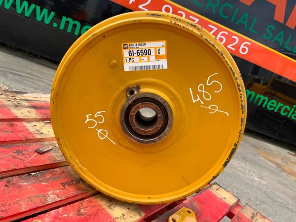 UNUSED CATERPILLAR IDLER PULLEY.......1510. 352126276