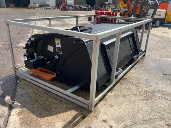 UNUSED SKIDSTEER  ROAD BRUSH SWEEPER...658. 352154104