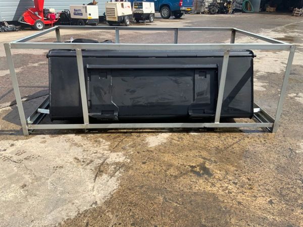 UNUSED SKIDSTEER  ROAD BRUSH SWEEPER...658. 352154103