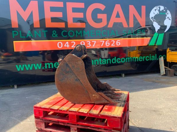 24" JCB 3CX DIGGING BUCKET...45mm PINS...598v. 352184317