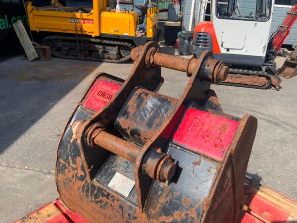 24" JCB 3CX DIGGING BUCKET...45mm PINS...598v. 352184323